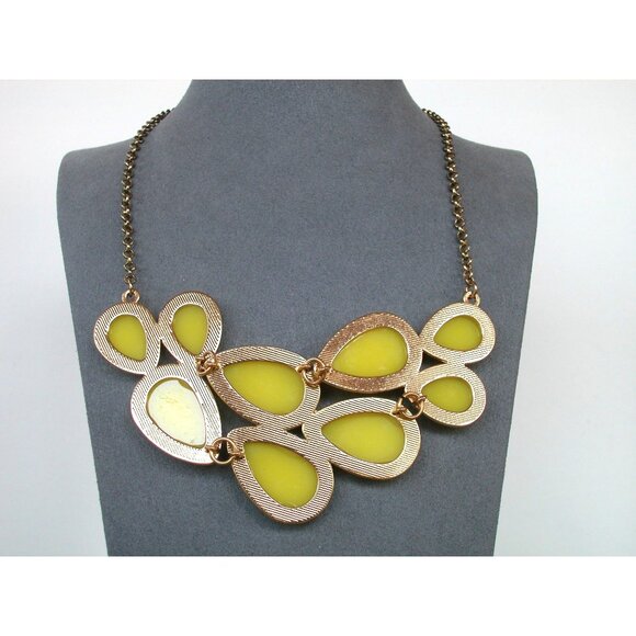 Yellow Teardrop Stone Necklace With Gold Tone Chain & Clasp - Picture 5 of 6